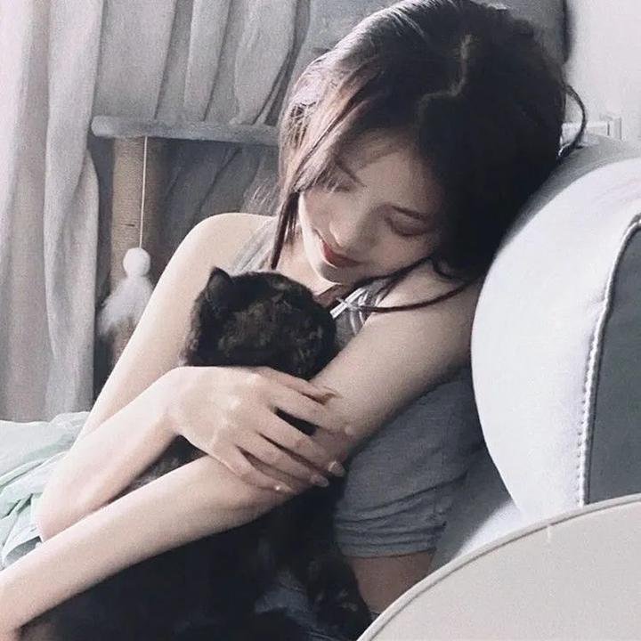 春泥溅花红